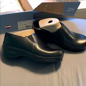 Brand new in box black dansko